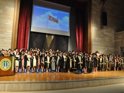 istanbul universitesi dis hekimligi 163 mezun verdi